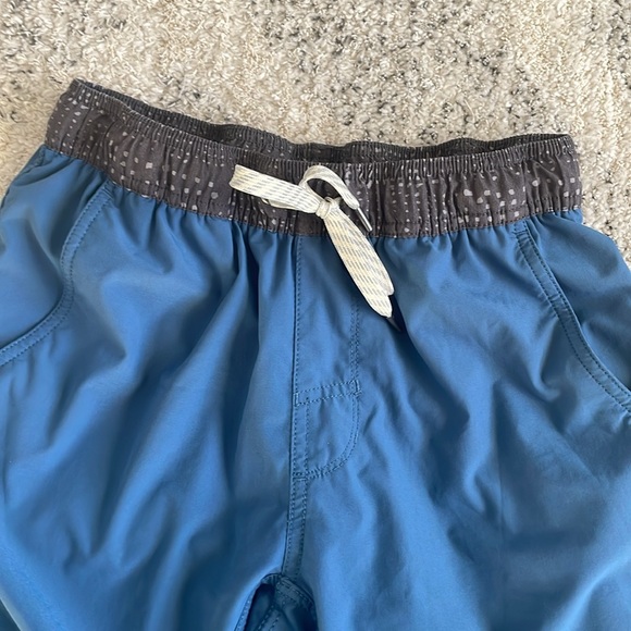 Vuori Men's Kore Shorts Size Small Blue Lined 7" inseam - Picture 2 of 8